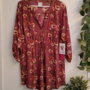 Womens maternity/plus size blouse.